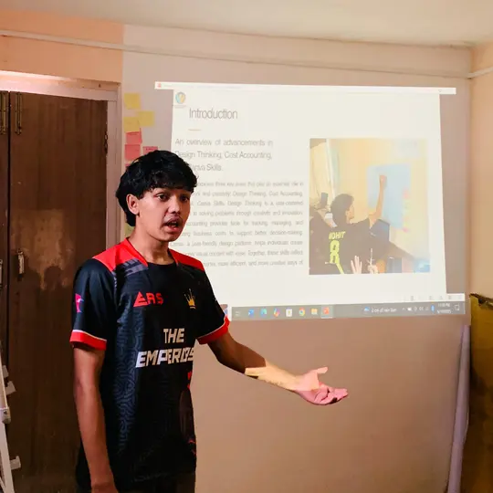 scholor-presenting-the-learnings-and-outcomes-during-weekly-progress-presentation